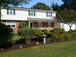 4 Westview Dr, Westerly, RI 02891 exterior