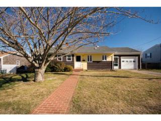 15 Balsam Ave, Middletown, RI 02842 exterior