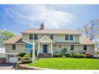 27 Witch Ln, Norwalk, CT 06853 exterior