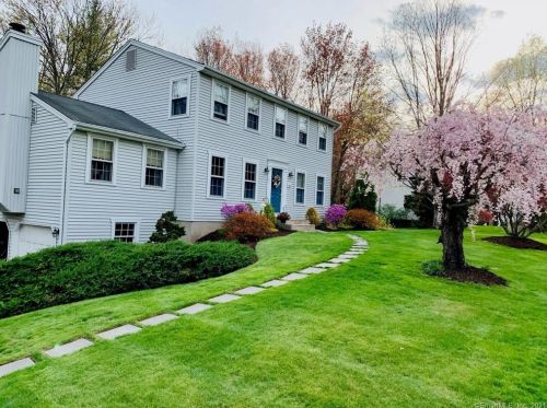 43 Valley View Dr, Windsor, CT 06095 exterior
