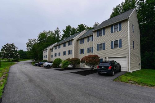 10 Fords Landing Dr, Dover, NH 03820 exterior