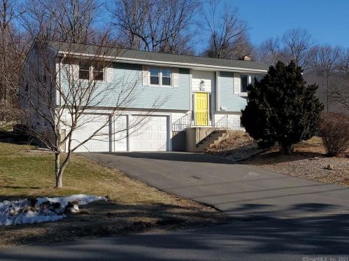 238 Lamplighter Ln, Hartford, CT 06111 exterior