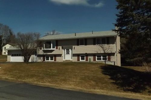 9 Hillcrest Ln, Barre, VT 05641 exterior