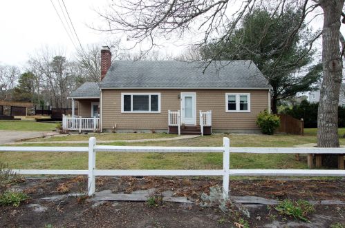 3 Brentway Dr, Yarmouth, MA 02664 exterior
