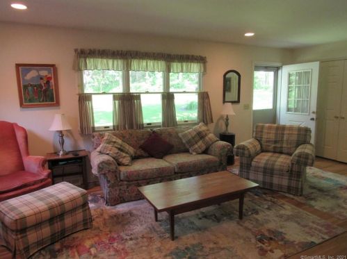 22 High Ridge Rd, Brookfield-Center, CT 06804 exterior
