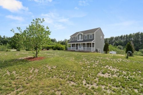 18 Horseshoe Dr, Townsend, MA 01474 exterior