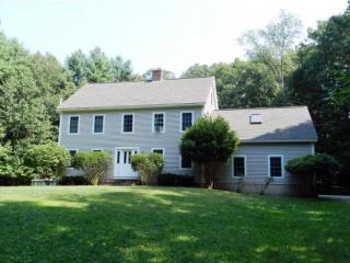 56 Old Lee Rd, Newfields, NH 03856 exterior