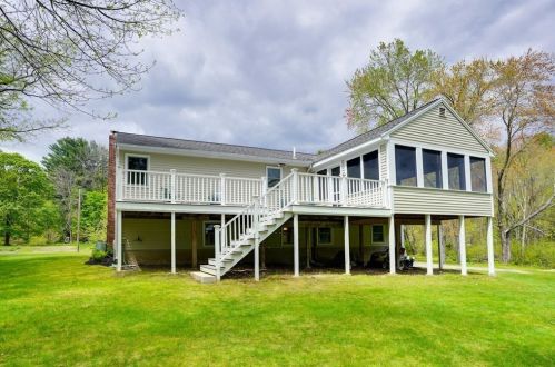 9 The Paddock Ln, Medfield, MA 02052 exterior