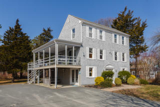 26 Sagamore Rd, Mattapoisett, MA 02739 exterior