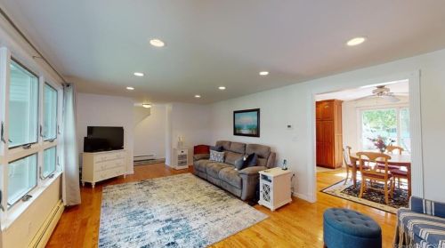 289 Brookfield St, Wapping, CT 06074 exterior