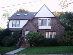 38 Locksley Rd, Newton, MA 02459 exterior