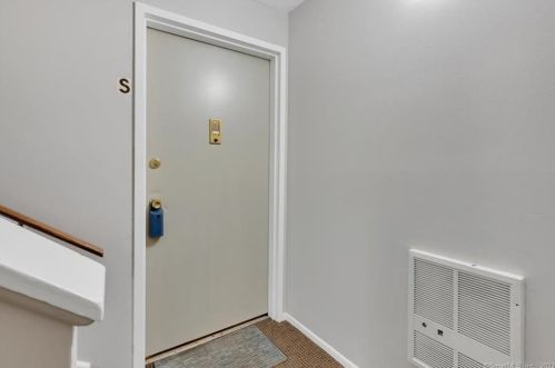 12 Darling St, Southington, CT 06489 exterior
