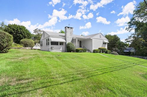 50 Linksview Pl, Stratford, CT 06614 exterior