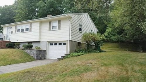 150 Azalea Dr, Norwood, MA 02062 exterior