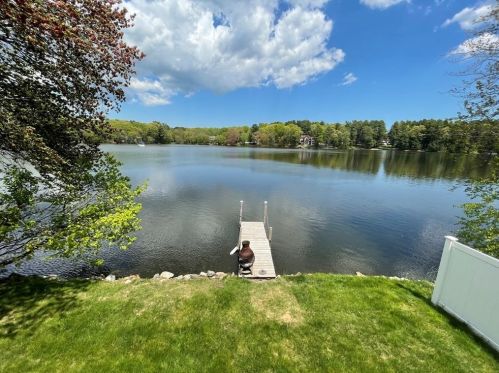 10 Beechwood Rd, Lynnfield, MA 01940 exterior