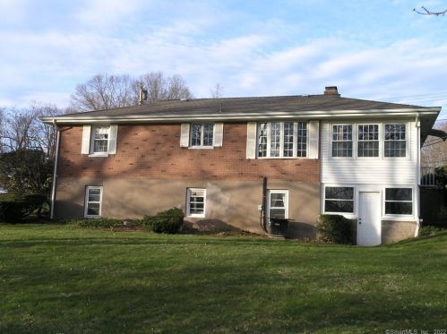2 Sunset Ter, Portland, CT 06480 exterior