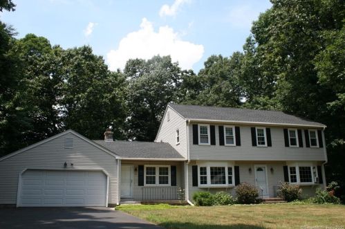 30 Debbie Dr, Manchester, CT 06040 exterior