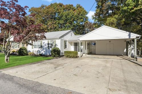 39 Steere Dr, Johnston, RI 02919 exterior