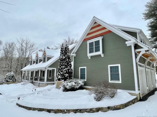 48 Wolfpits Rd, Bethel, CT 06801 exterior