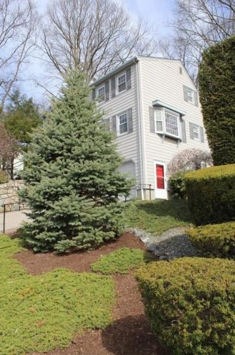 5 Briar Hill Rd, North Providence, RI 02904 exterior