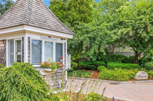 30 Gang Way, Falmouth, MA 02540 exterior