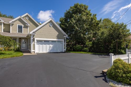 446 Winnacunnet Rd, Hampton, NH 03842 exterior