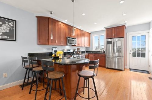 453 6Th St, Roxbury-Xing, MA 02127 exterior