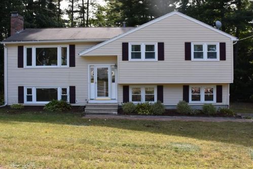 33 Maplewood Dr, Townsend, MA 01469 exterior