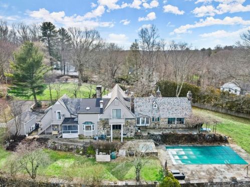 37 Mayapple Rd, Stamford, CT 06903 exterior