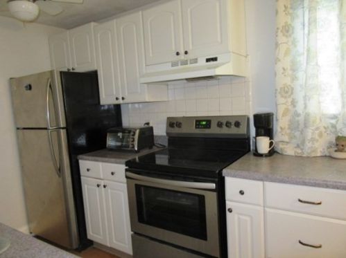 7 Woodcrest Ct, Weymouth, MA 02190 exterior