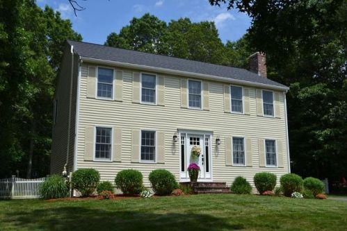 37 Monahan Ln, Mansfield, MA 02048 exterior