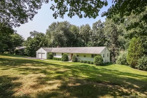 81 Skyview Dr, Bridgeport, CT 06611 exterior