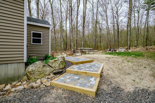 111 Thomas Pond Terrace Rd, Raymond, ME 04071 exterior