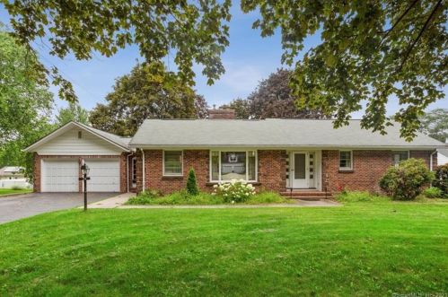 160 Elm St, Windsor Locks, CT 06096 exterior