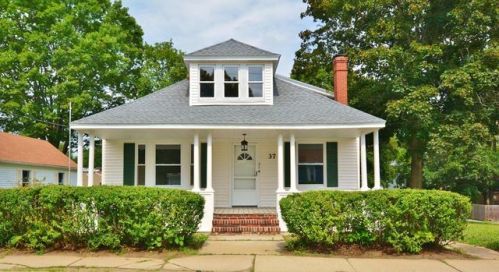 37 Elm St, Methuen, MA 01844 exterior