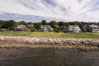 277 Old Black Point Rd, Niantic, CT 06357 exterior