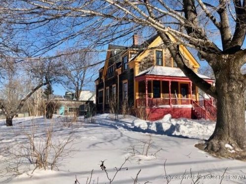 74 Brackett Ave, Portland, ME 04108 exterior