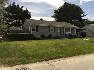 18 Wood Rd, Middletown, RI 02842 exterior