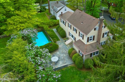 5 Douglas Dr, Greenwich, CT 06831 exterior