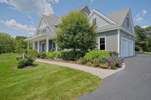 23 Maple Rd, North Hampton, NH 03862 exterior