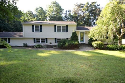 91 Harvester Rd, Upper Stepney, CT 06468 exterior