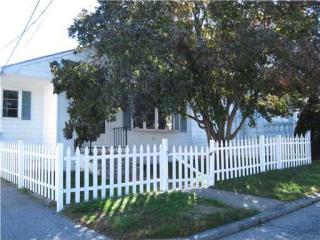 69 Wainwright St, Providence, RI 02908 exterior