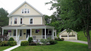 5 Grove St, Proctor, VT 05765 exterior