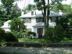 808 Dedham St, Newton, MA 02459 exterior