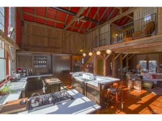 316 Hattertown Rd, Upper Stepney, CT 06468 exterior