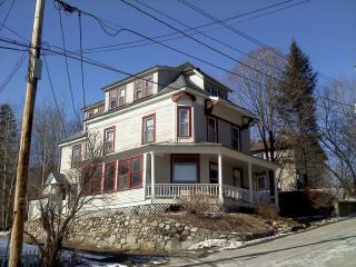 35 Jackson St, Littleton, NH 03561 exterior