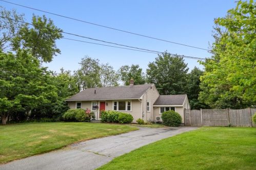 11 Carlena Ter, Woburn, MA 01801 exterior