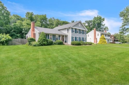 52 Farmstead Ln, Windsor, CT 06095 exterior