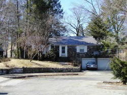 18 Inis Cir, Newton, MA 02465 exterior