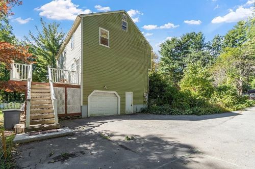 18 Westfall Rd, Pelham, NH 03076 exterior